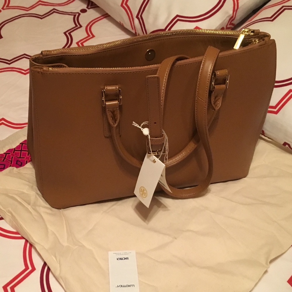 AUTHENTIC Double zippered brand new Tory Burch